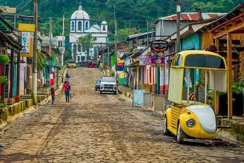 Paisaje de la Ruta de las Flores en El Salvador